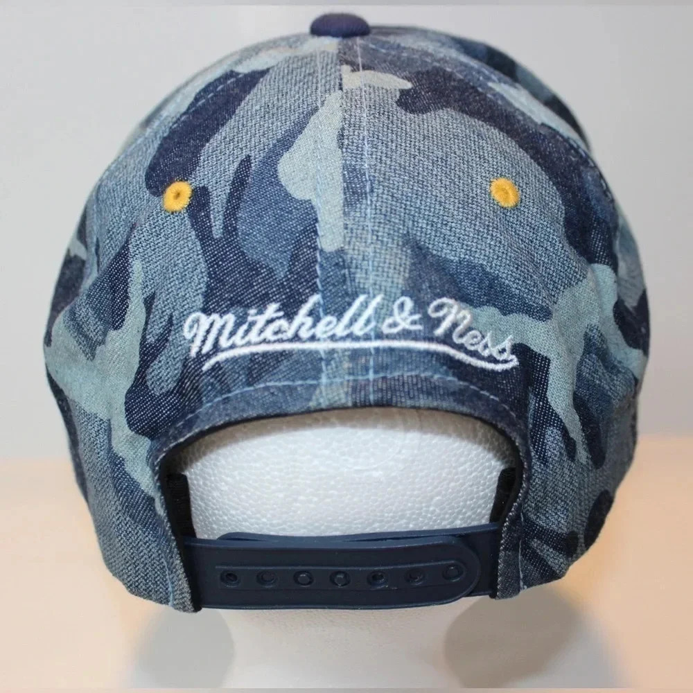 Mitchell & Ness NBA Cleveland Cavaliers Snapback Hat - Picture 5 of 11